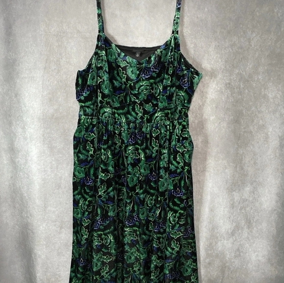 Torrid Green and Purple Floral Midi Dress - Picture 4 of 5